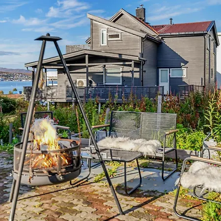 Tomasjord With Parking & Outdoor Area