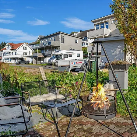 Tomasjord With Parking & Outdoor Area Lägenhet